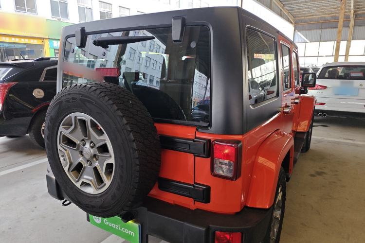 Used  Wrangler 2015 3.0L Sahara Four-Door Edition