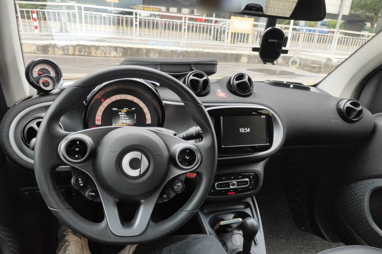 Used  fortwo 2018 0.9T 66kW Hardtop Pioneer Edition China V Emission Standard
