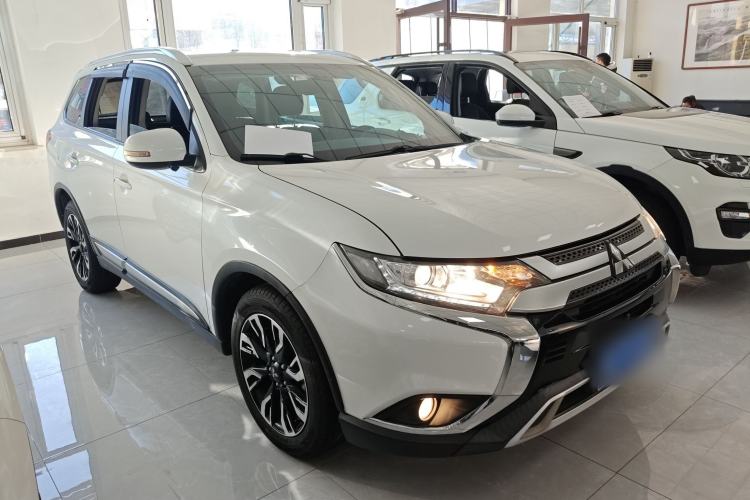 Used Mitsubishi Outlander 2019 2.0L Two-Wheel Drive Comfort Edition 5 Seats China VI Standard
