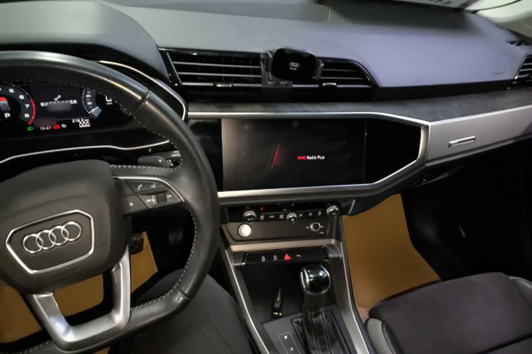 Used Audi Q3 2020 35 TFSI Fashion Dynamic Model
