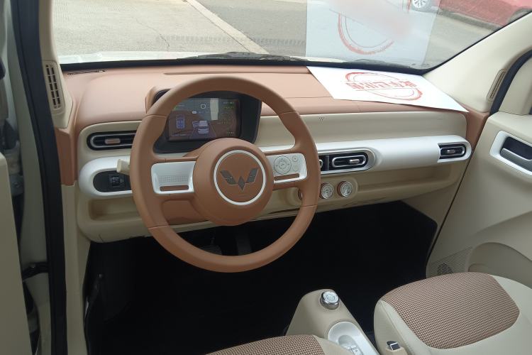 Used Wuling Hongguang MINIEV 2024 3rd Generation 215km Youth Edition
