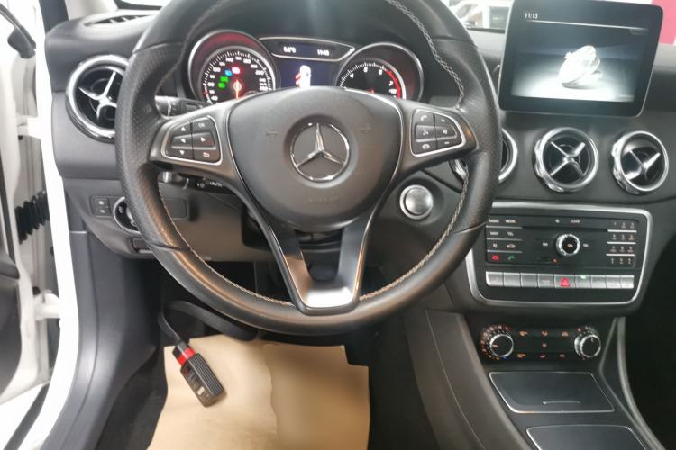 Used Mercedes-Benz GLA 2017 GLA 220 4MATIC Fashion Model
