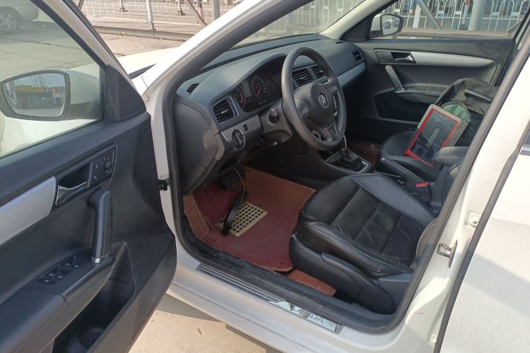 Used Volkswagen Gran Lavida 2013 1.6L Automatic Comfort Model
