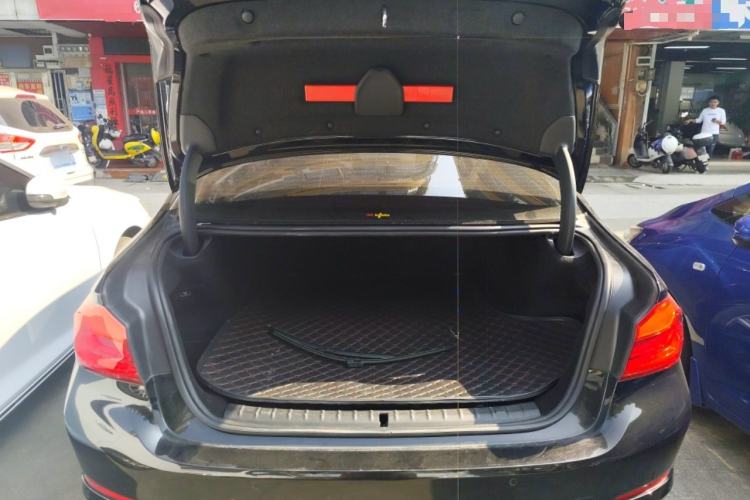 Used BMW 5 Series New Energy 2019 530Le Luxury Package
