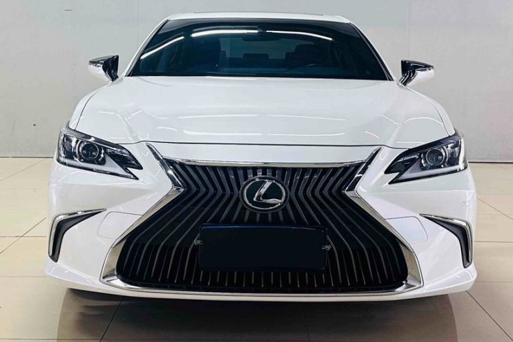 Used Lexus ES 2020 200 Excellence Edition
