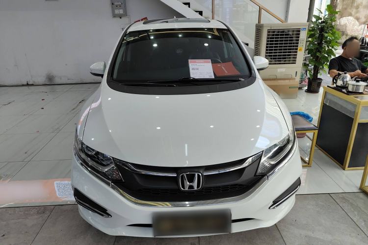 Used Honda Jade 2017 1.8L automatic Comfort version 5 seats
