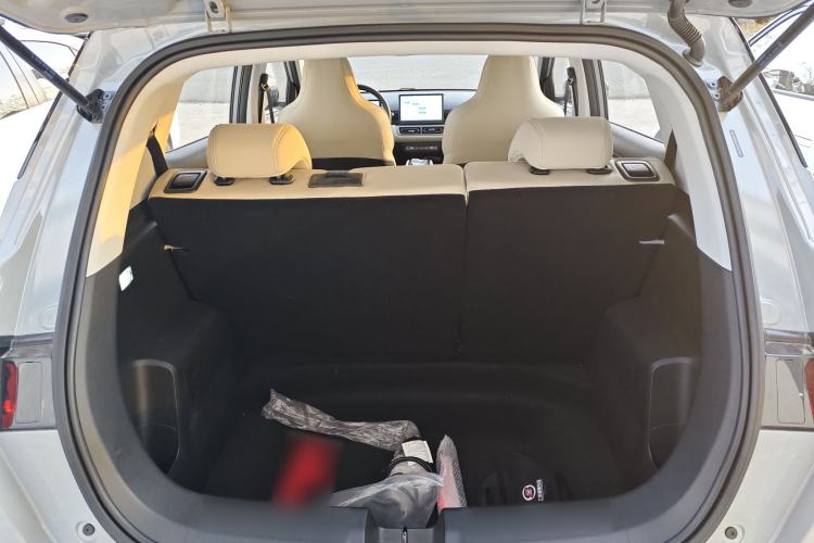 Used Wuling Bingo PLUS 2024 330 km Range Five-Seater Version
