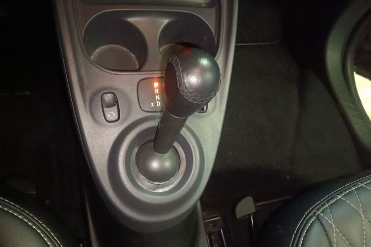 Used  fortwo 2015 1.0L 52 kW hardtop Dynamic version
