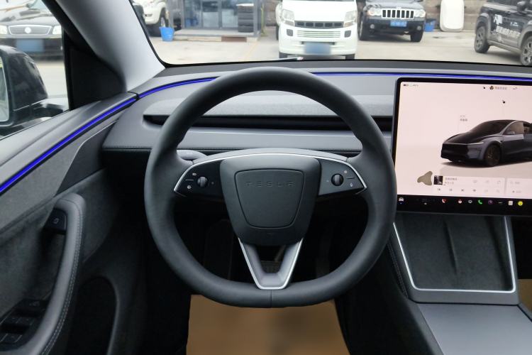 Used Tesla Model Y 2025 Long-Range All-Wheel-Drive Version