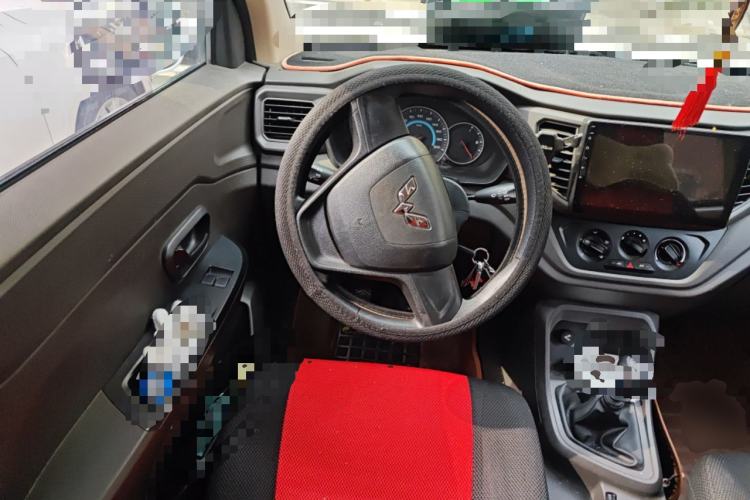 Used Wuling Hongguang V 2019 1.5L Enjoyment Version China VI LAR
