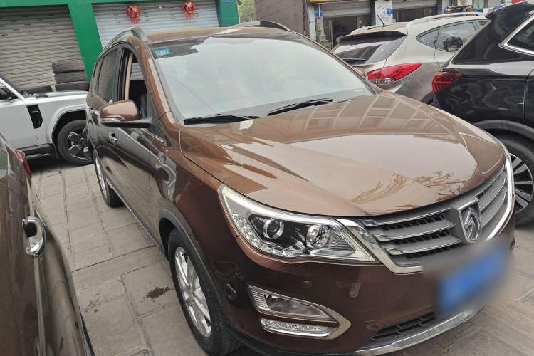 Used Baojun 560 2015 1.8L Manual Elite Model
