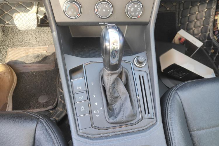 Used Volkswagen Lavida 2019 1.5L Automatic Fashion Edition China VI
