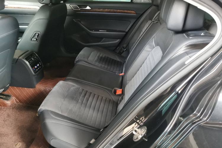 Used Volkswagen Magotan 2017 330TSI DSG Luxury Model
