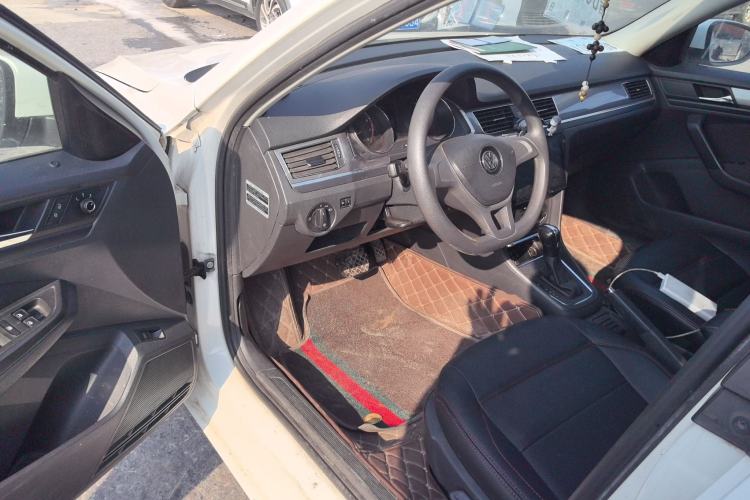 Used Volkswagen Bora 2016 1.6L Automatic Fashion Model
