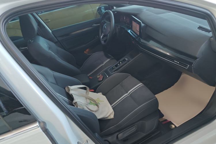 Used Volkswagen Golf 2023 Facelift 280TSI DSG R-Line Lite
