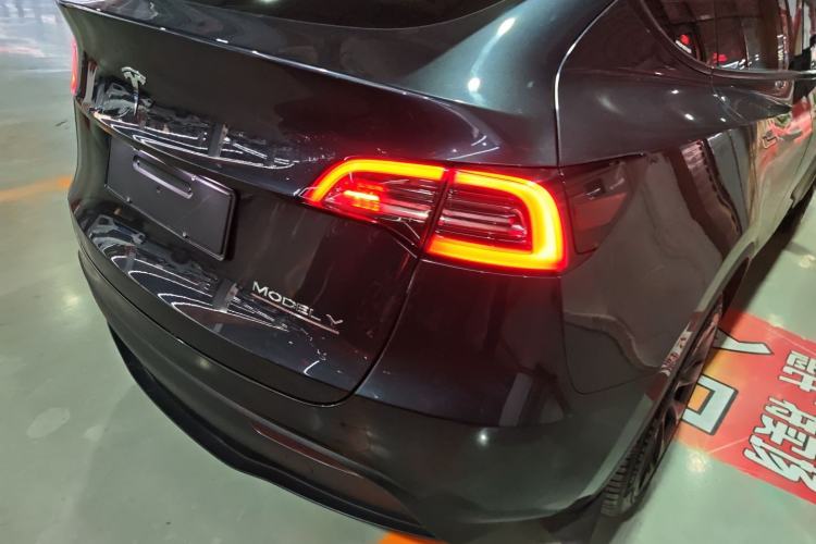 Used Tesla Model Y 2024 Long-Range All-Wheel-Drive Version