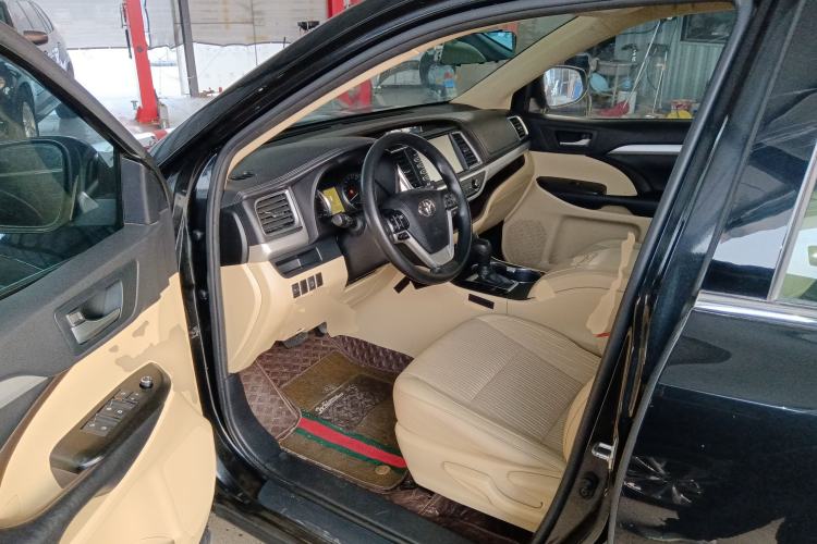 Used Toyota Highlander 2018 2.0T Two-Wheel Drive Elite Version 5 Seats China VI Standard
