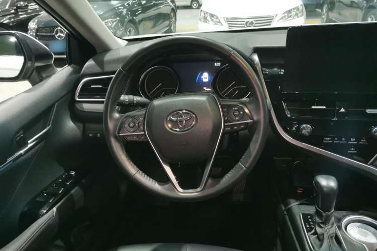 Used Toyota Camry 2021 2.0G Luxury Edition
