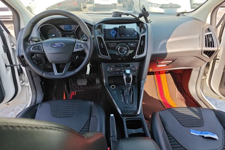 Used Ford Focus 2015 Hatchback EcoBoost 125 Automatic Supreme Style Edition
