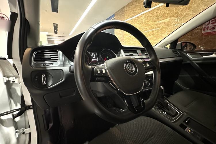 Used Volkswagen Golf 2018 230TSI Automatic Comfort Model
