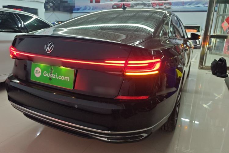 Used Volkswagen Passat 2025 Outstanding Model 380TSI Dragon Glory Edition
