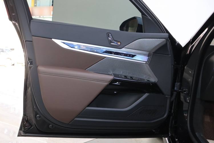 Used BMW 7 Series 2023 735Li M Sport Package
