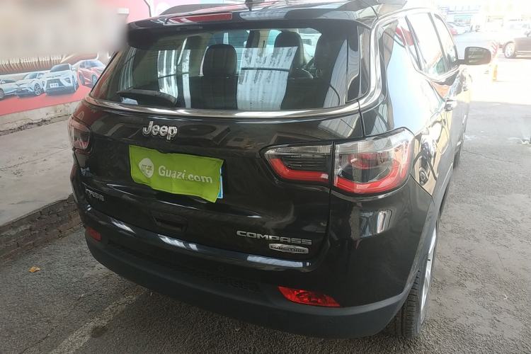 Used  Compass 2017 200T Automatic Family Edition
