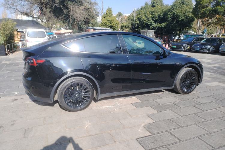 Used Tesla Model Y 2023 Rear-Wheel-Drive Version