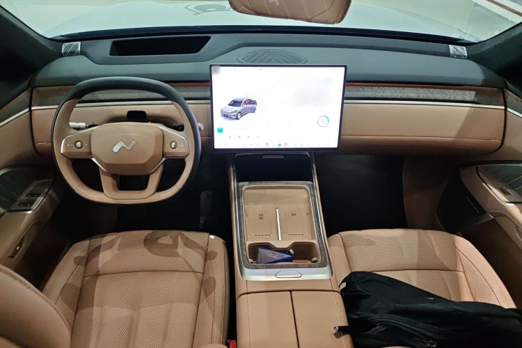 Used ONVO Luxeed L90 2025 Model—Ultra Six-Seater Version
