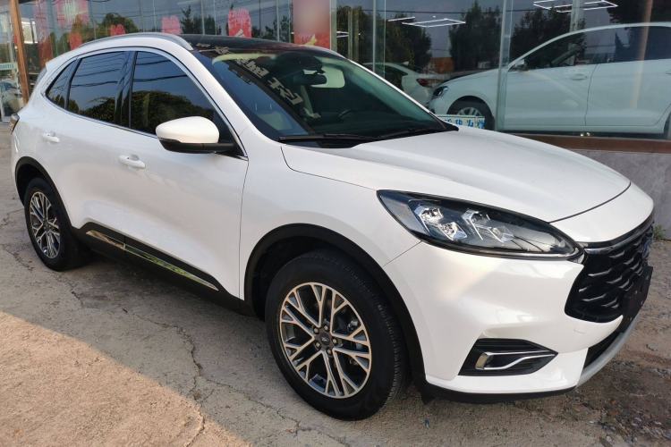 Used Ford Escape 2020 EcoBoost 245 Two-Wheel-Drive Titanium Edition
