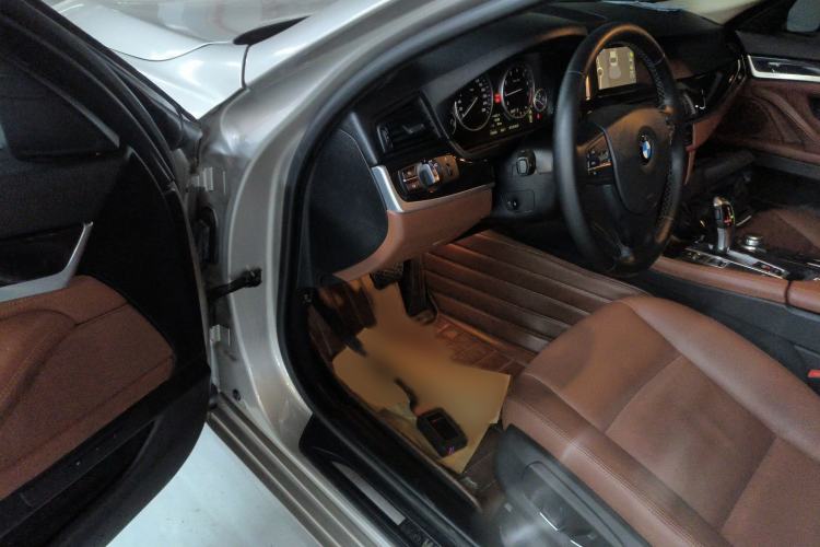 Used BMW 5 Series 2014 520Li Elegant Model
