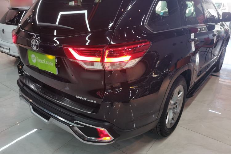 Used Toyota Highlander 2018 2.0T Four-Wheel Drive Luxury Edition 7 Seats China V Emission Standard
