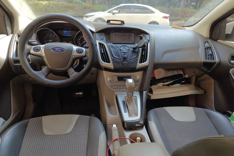 Used Ford Focus 2012 Hatchback 1.6L Automatic Fashion Edition
