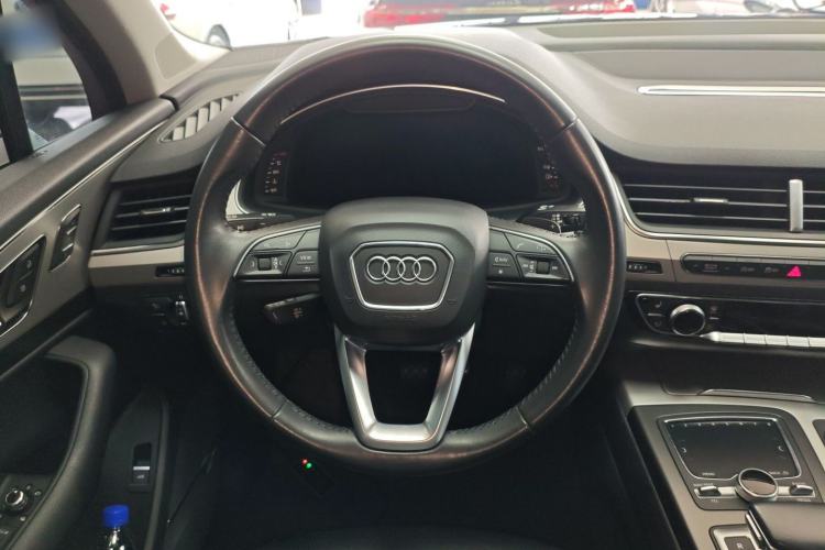 Used Audi Q7 2018 40 TFSI Comfort Model