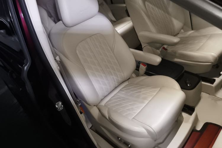 Used Buick GL8 2020 Avenir Avia Six-Seat Deluxe Edition
