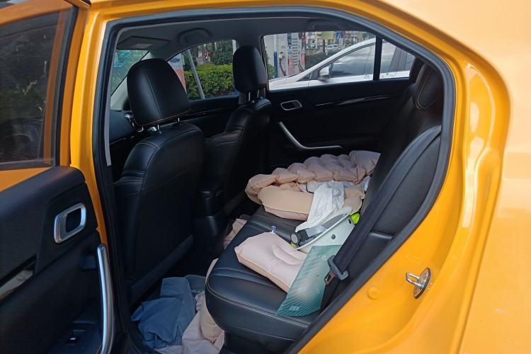 Used Dongfeng Aeolus AX4 2017 1.6L DCT Trendy Style
