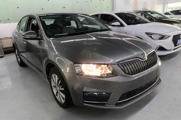 Used Skoda Octavia 2017 Classic Model 1.6L Automatic Comfort Edition
