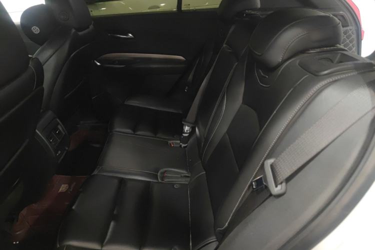 Used Cadillac XT4 2020 28T Two-Wheel-Drive Leading Version
