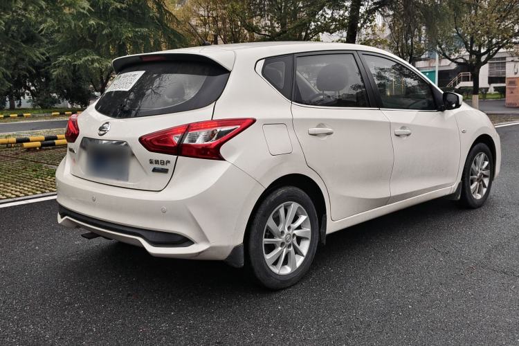 Used Nissan Tiida 2016 1.6L CVT Cool Dynamic Edition