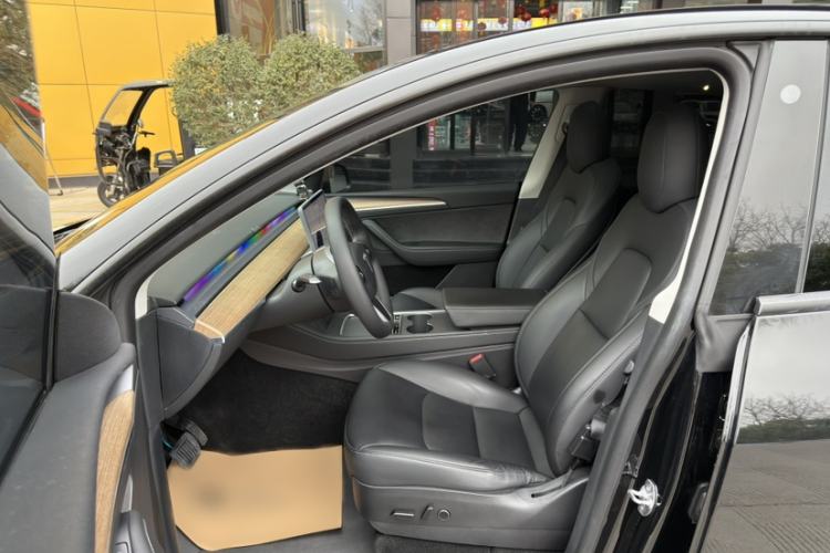 Used Tesla Model Y 2021 Standard Range Rear-Wheel Drive Version
