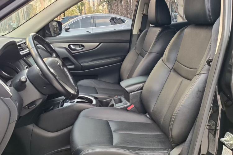 Used Nissan X-Trail 2015 2.0L CVT Comfort MAX Edition 2WD
