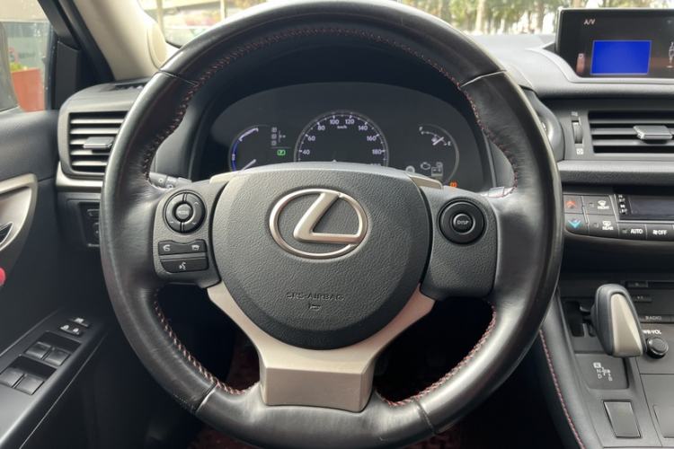 Used Lexus CT 2017 CT200h Comfort Edition Monochrome China VI
