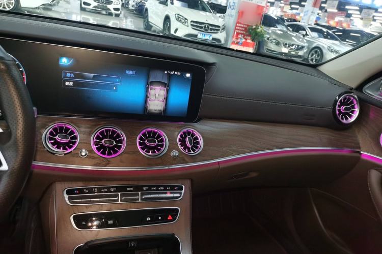 Used Mercedes-Benz E-Class 2023 Facelift E 260 L
