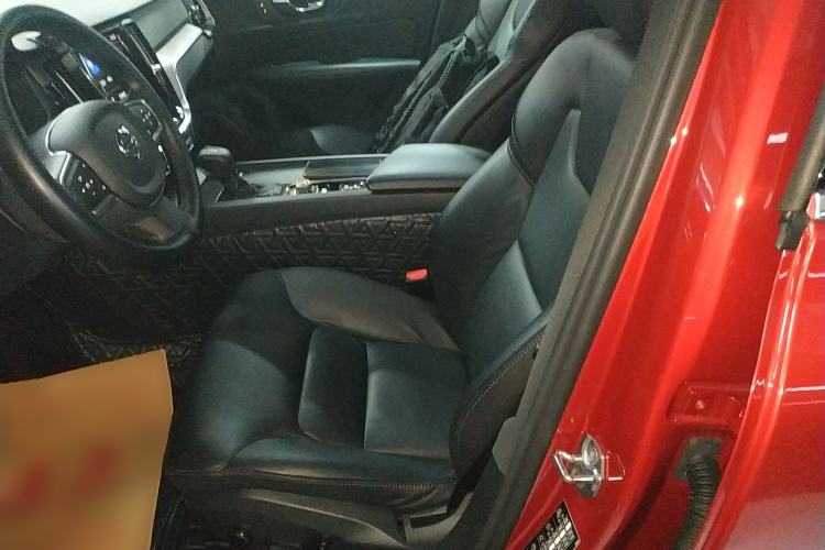 Used Volvo S60 2021 T4 Zhiyi Luxury Edition
