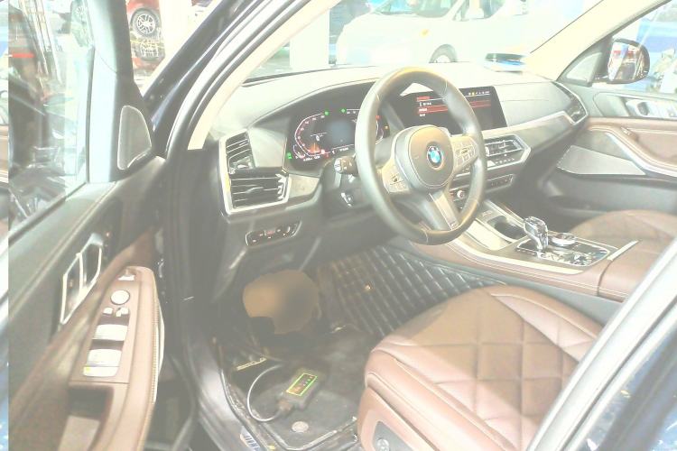 Used BMW X5 2022 Restyled xDrive 30Li Luxury Version M Sport Package
