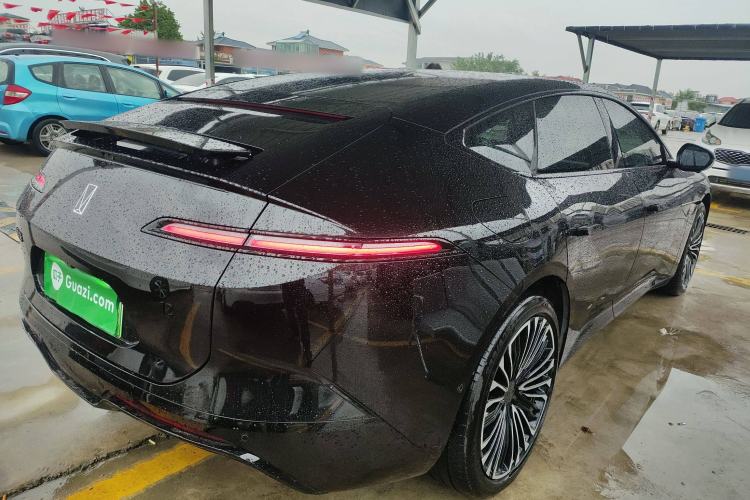 Used  12 2025 Ultra Extended-Range Edition
