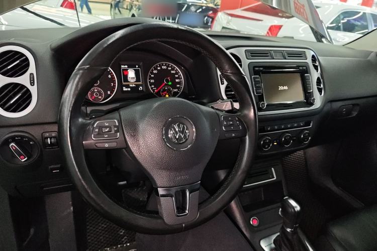 Used Volkswagen Tiguan 2015 2.0 TSI Automatic All-Wheel Drive Luxury Edition
