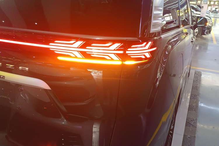 Used Denza D9 2024 DM-i 980 Four-Wheel Drive Flagship Model
