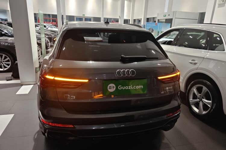 Used Audi Q3 2020 40 TFSI Fashion Dynamic Model
