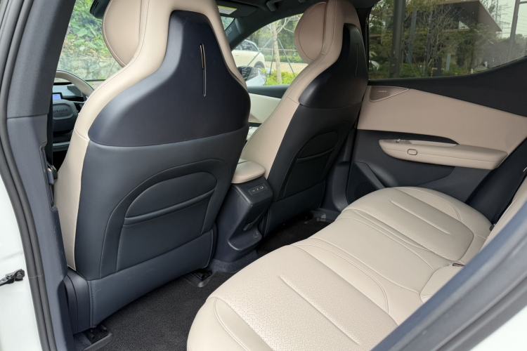 Used Lynk & Co Z20 2025 530 km Range Rear-Wheel Drive Max